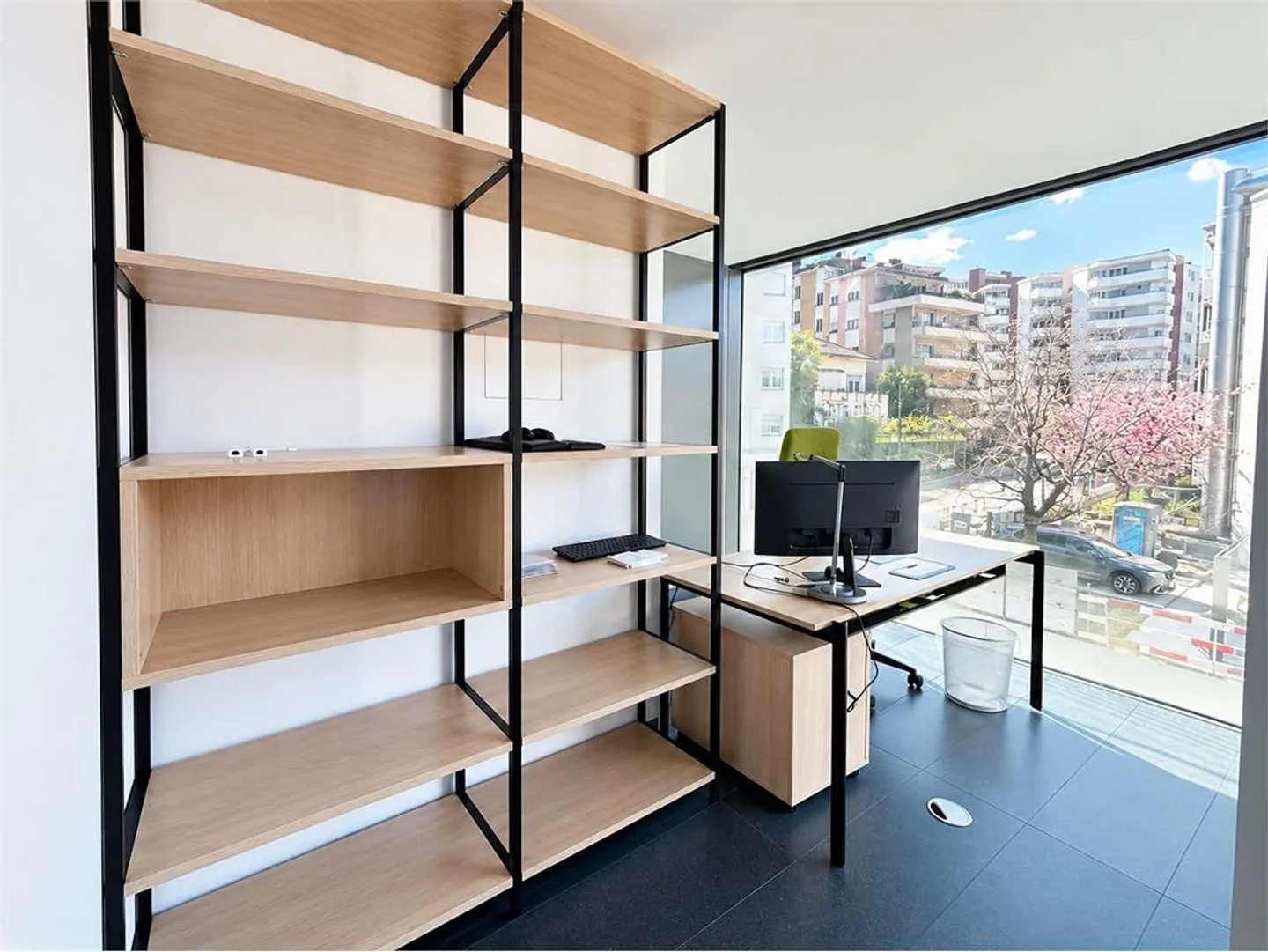 Privates Büro in gemeinsam genutztem professionellem Raum - Foto 4 von 12