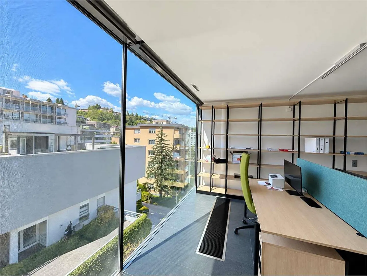 Privates Büro in gemeinsam genutztem professionellem Raum - Foto 5 von 12