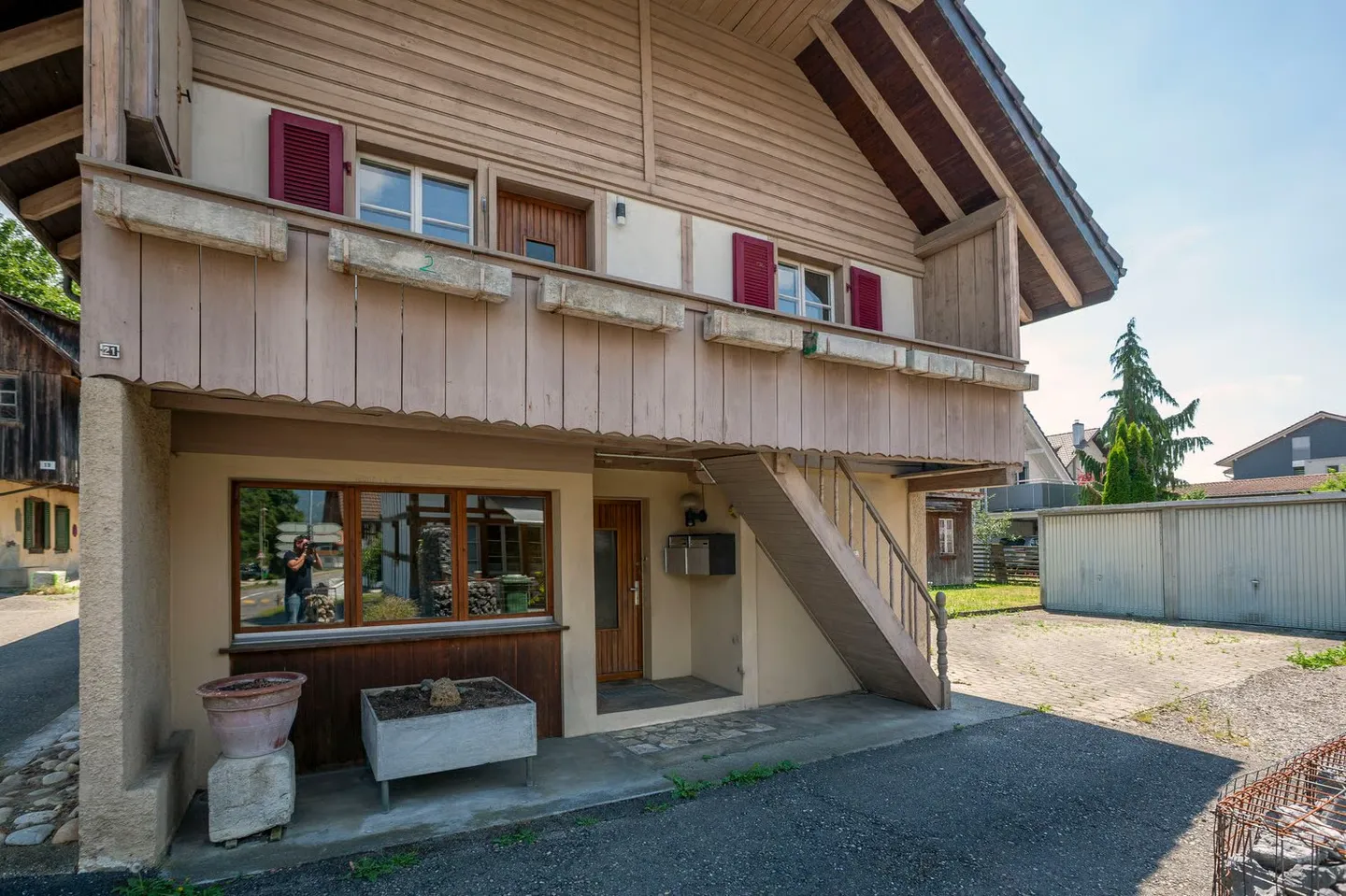 Stöckli with 2 apartments and large garden - Photo 10 of 12