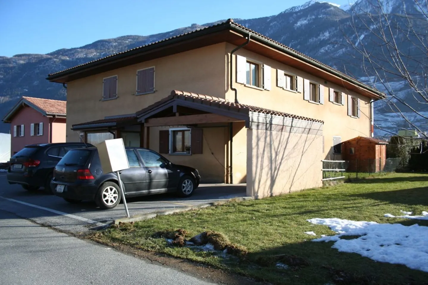 2 Zimmer im Erdgeschoss in einem Wohngebiet mit Parkplatz - Foto 1 von 6