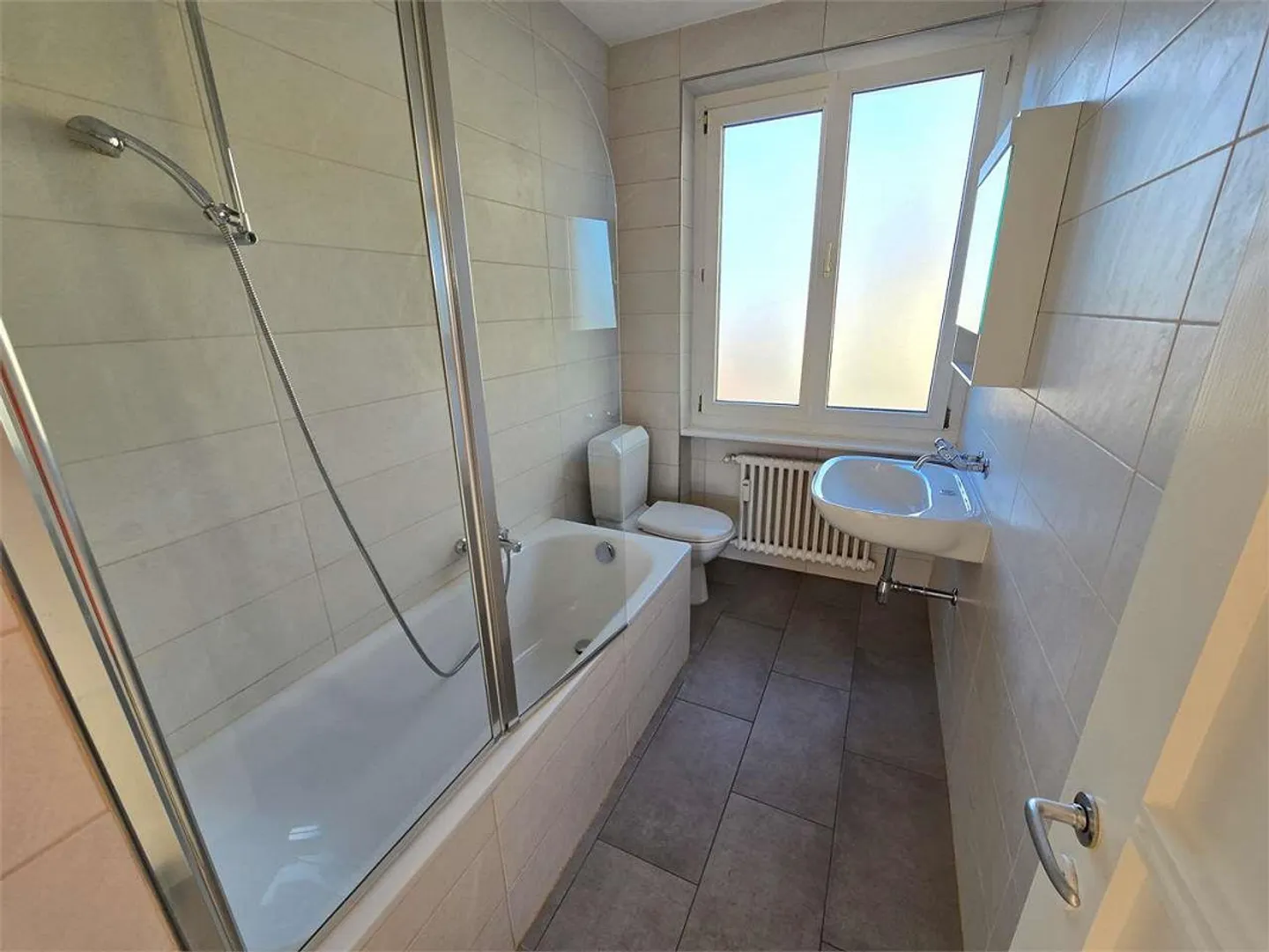 Vacallo - Appartement lumineux de 3 pièces dans un emplacement central avec place de parking incluse - Photo 9 sur 10