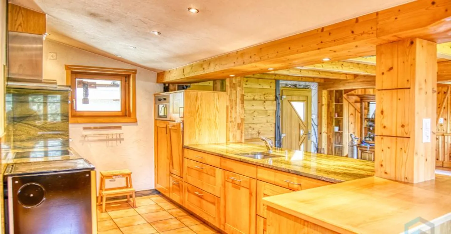 EXCLUSIVE Beautiful individual chalet of 264m² with annexes - Photo 3 of 11
