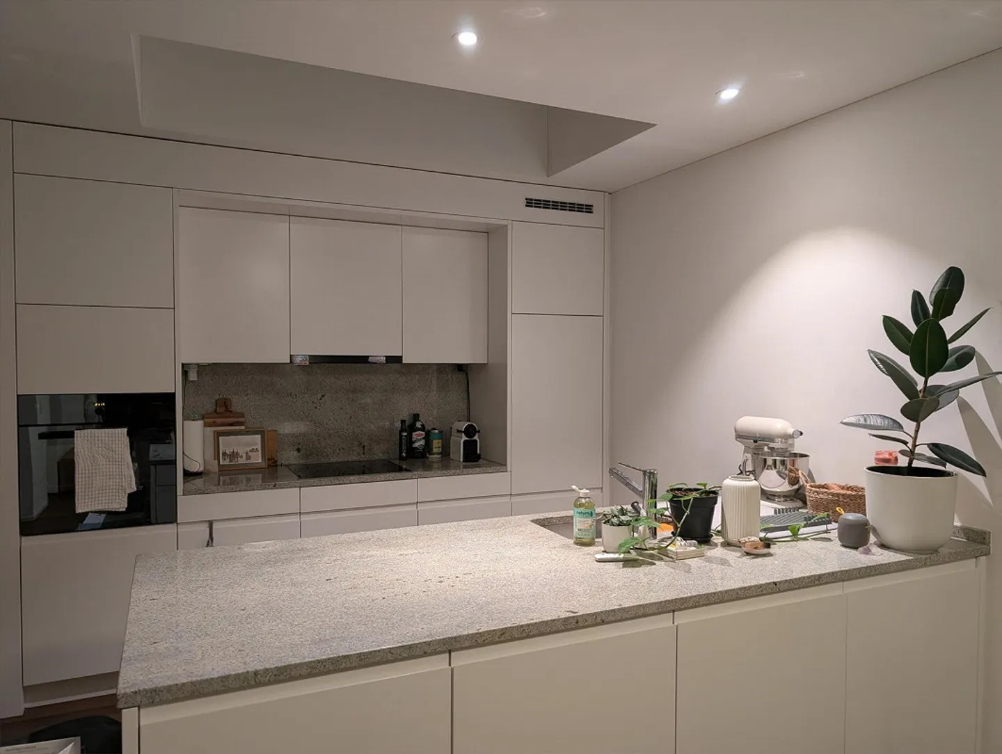 2.5-room apartment for rent directly at Klusplatz! - Photo 2 of 6