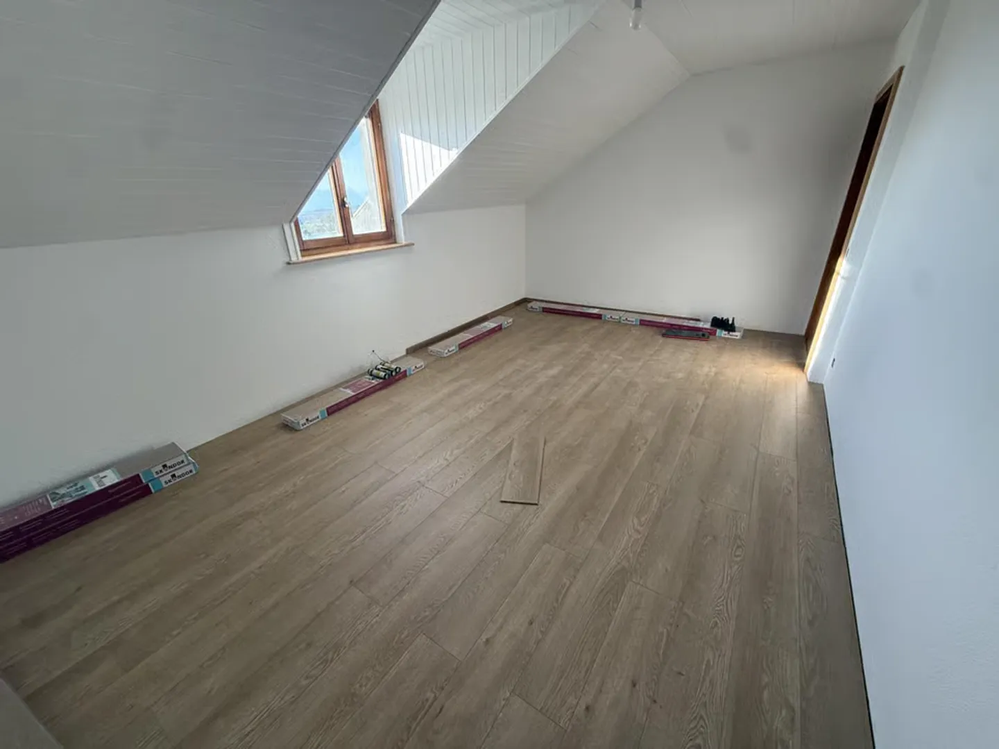 Appartement rénové avec terrasse - Photo 4 sur 10
