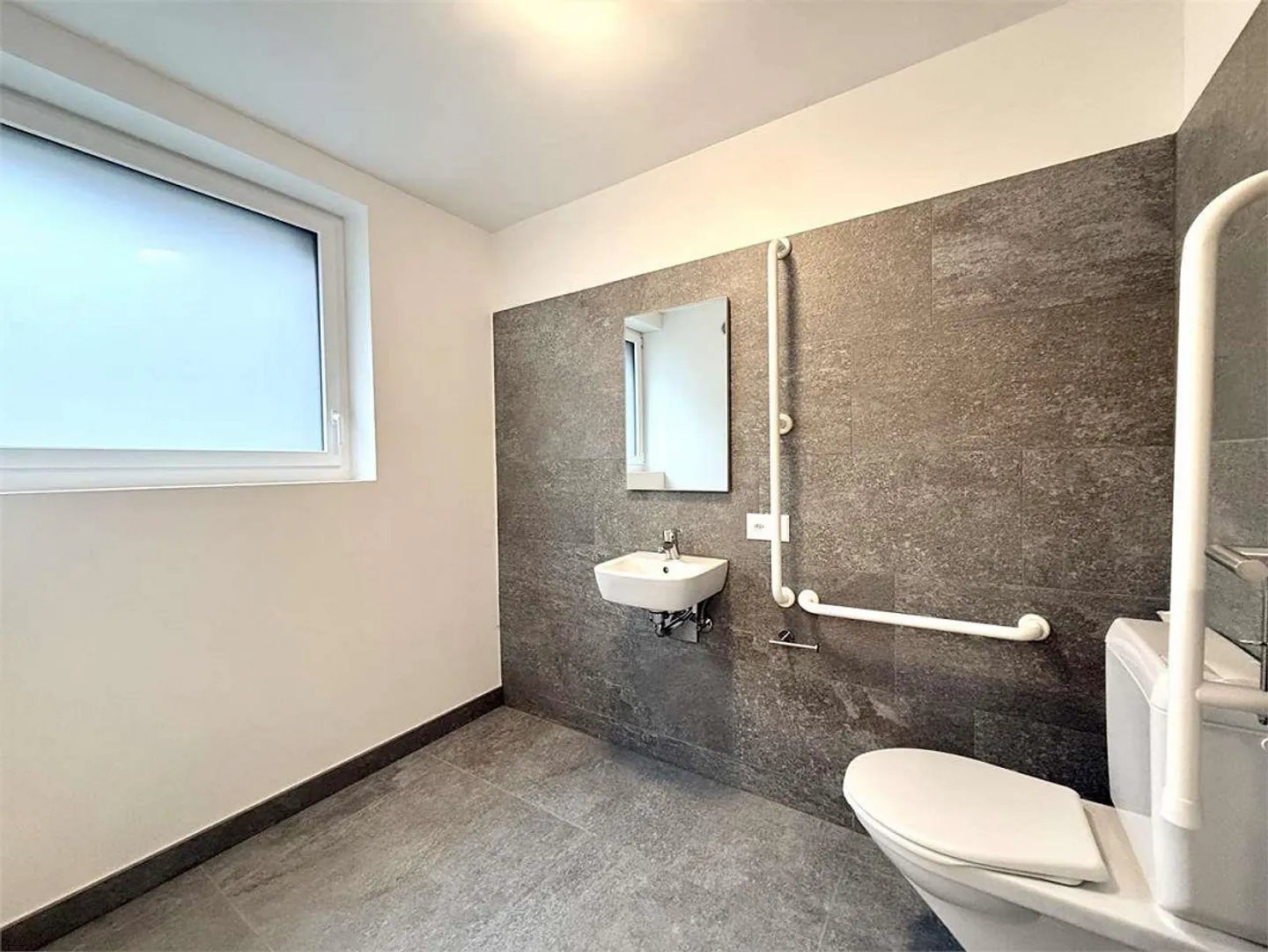 Espace commercial à Massagno dans un emplacement stratégique - Photo 6 sur 9