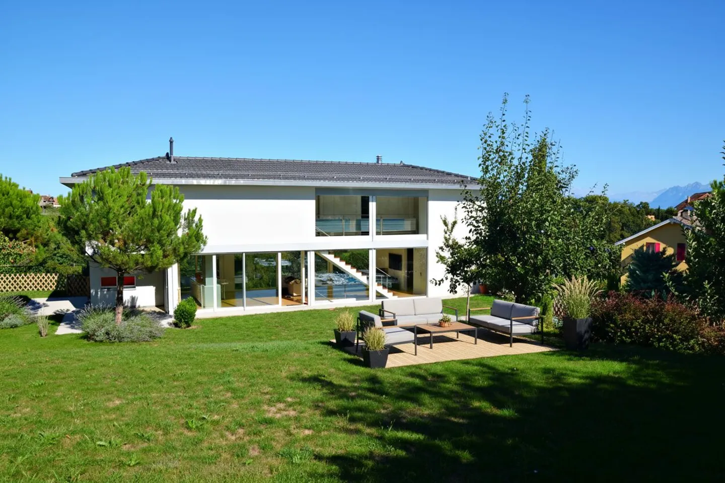 Prächtige Villa mit Pool in Vufflens - Foto 2 von 13