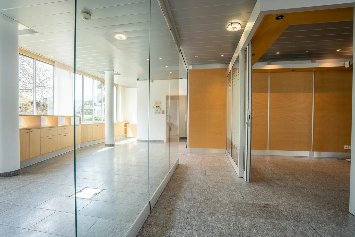 Central Business and Office Spaces in Sachseln - Your Gateway to Success - Photo 2 of 8
