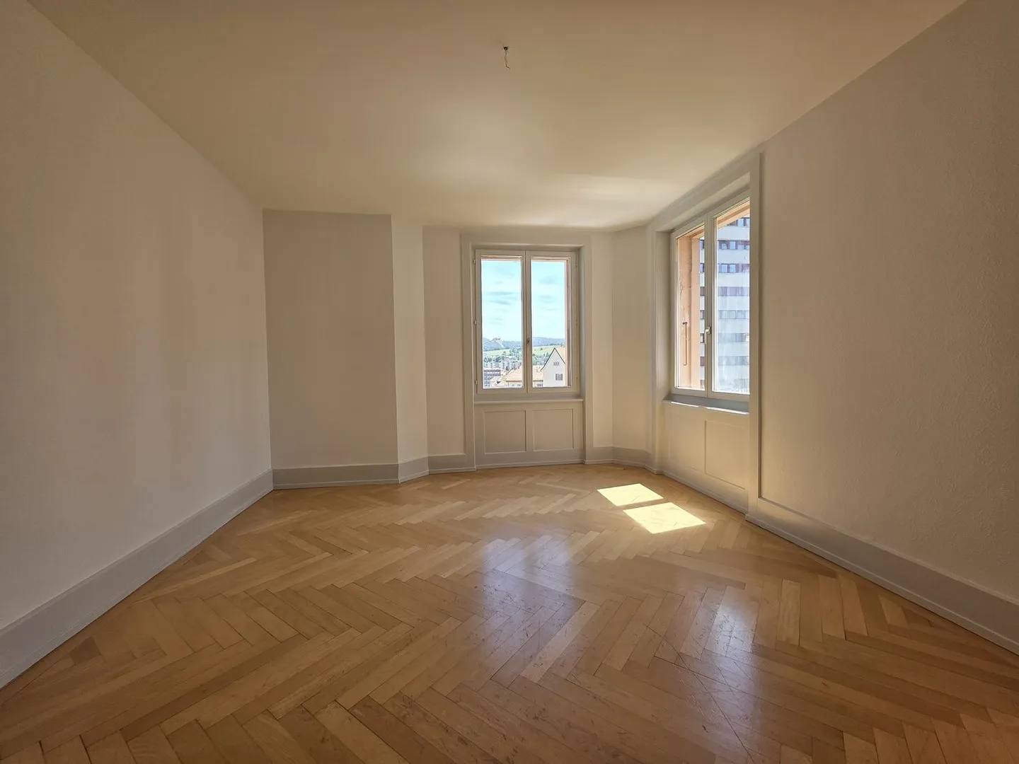 Appartamento ristrutturato con 3 stanze al 1° Ovest - Foto 3 di 9