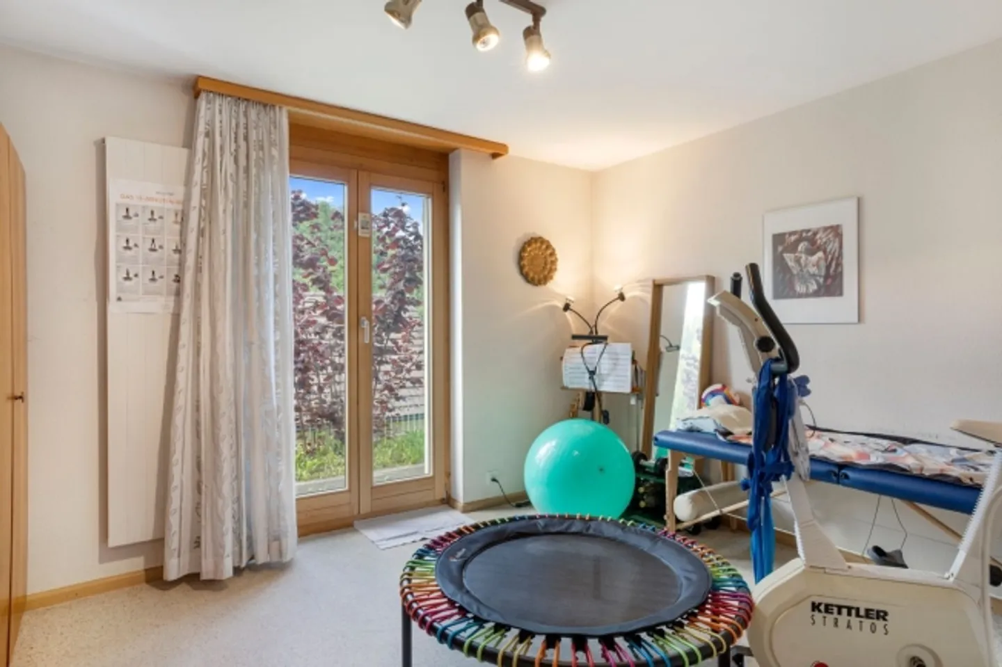 Maison individuelle de 5,5 pièces avec vue, charme et deux chemins vers le bonheur - Photo 12 sur 13