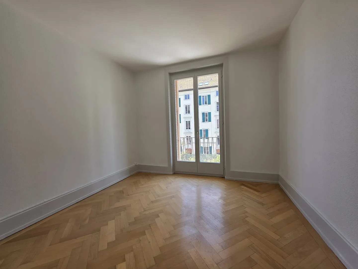 Appartamento ristrutturato con 3 stanze al 1° Ovest - Foto 5 di 9