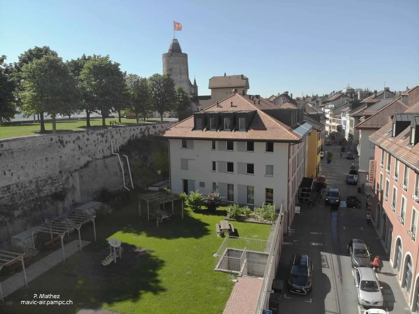 Magnificent 3½ room apartment with loggia and parking space in the city center - Photo 1 of 10