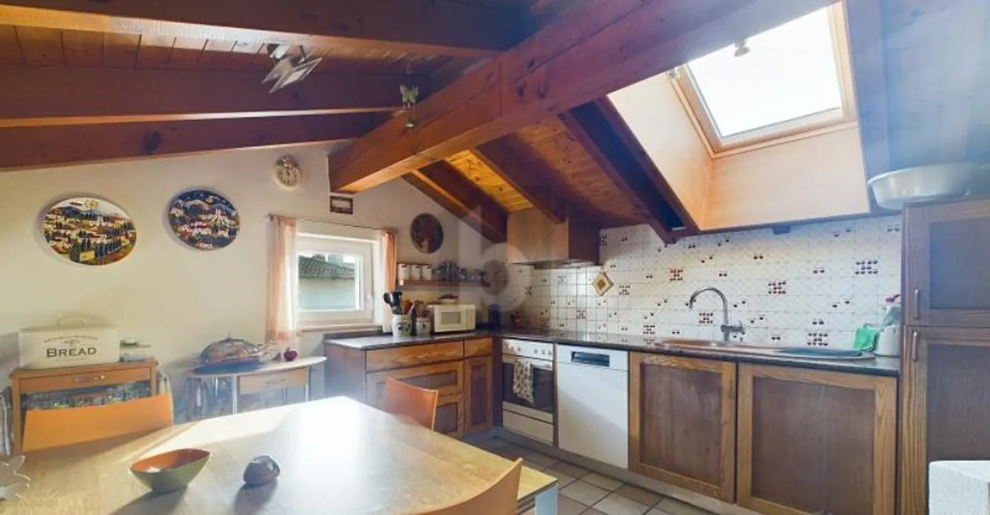 HOUSE WITH UNOBSTRUCTED VIEW OF THE MOUNTAINS - Photo 4 of 5