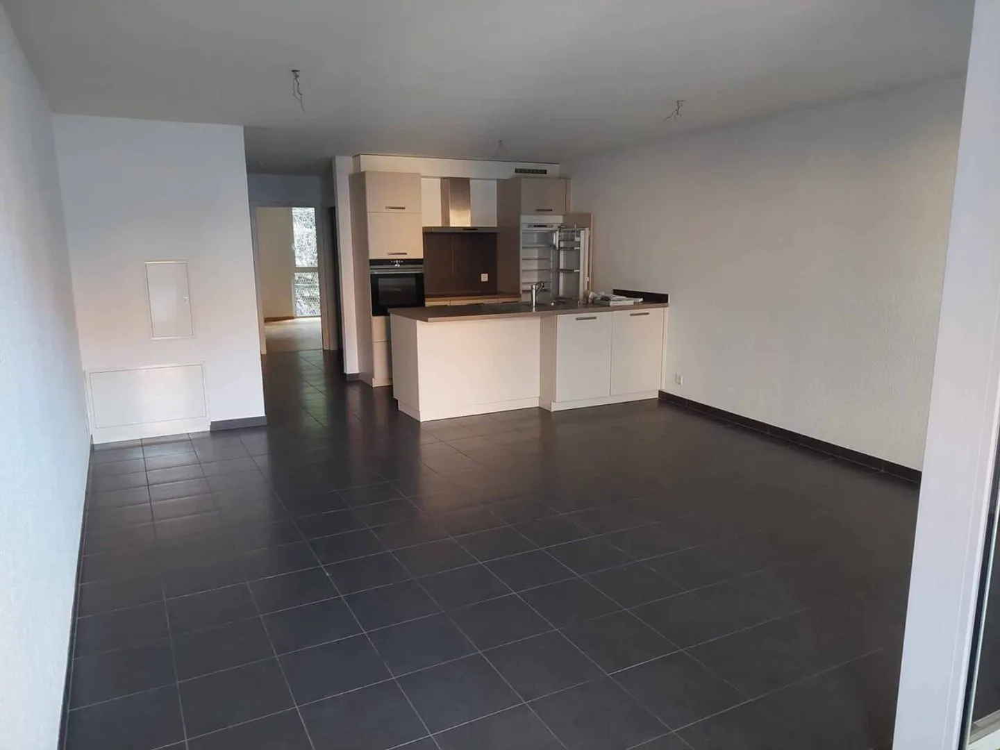 Magnificent 3½ room apartment with loggia and parking space in the city center - Photo 2 of 10