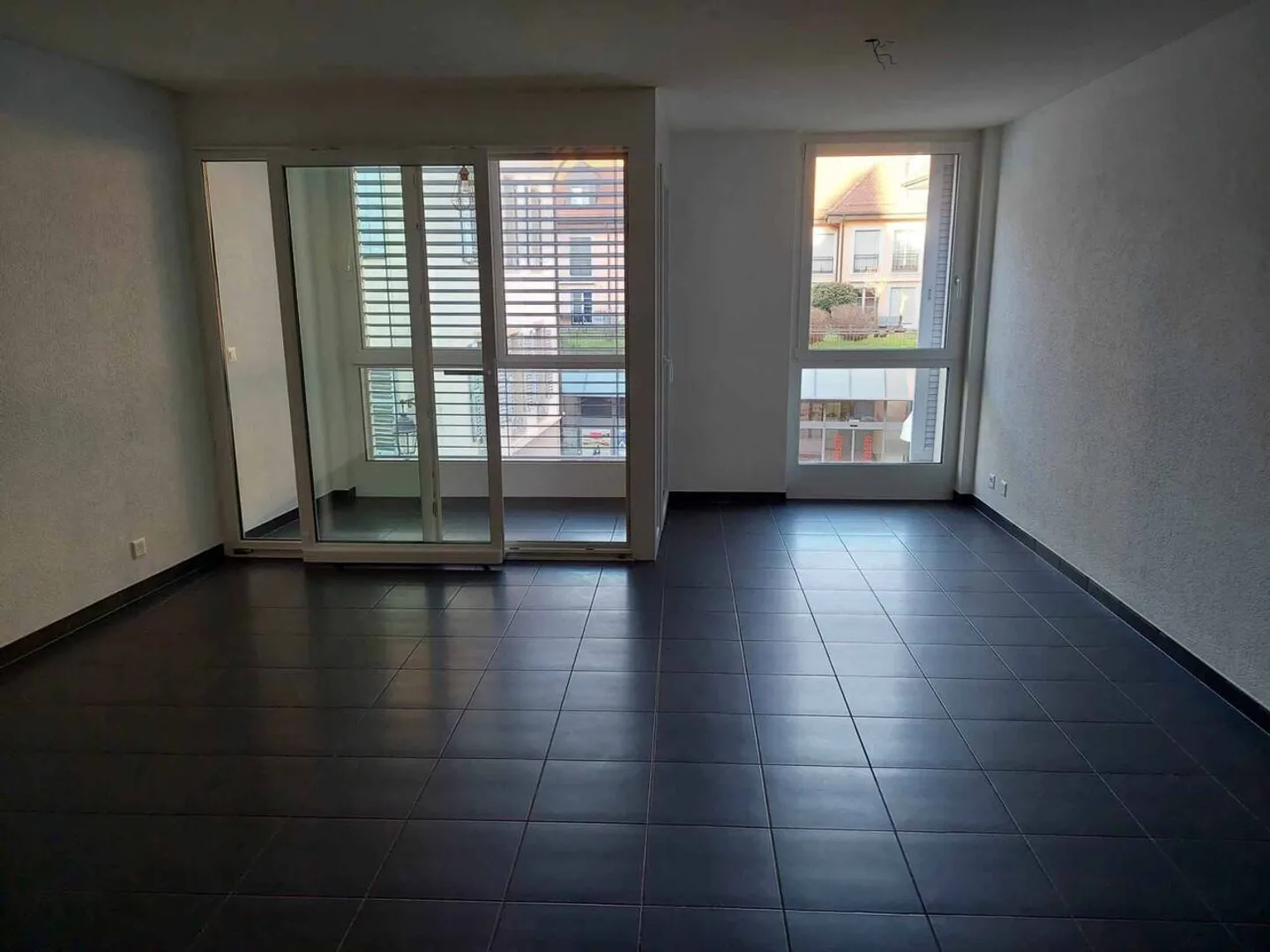 Magnificent 3½ room apartment with loggia and parking space in the city center - Photo 3 of 10