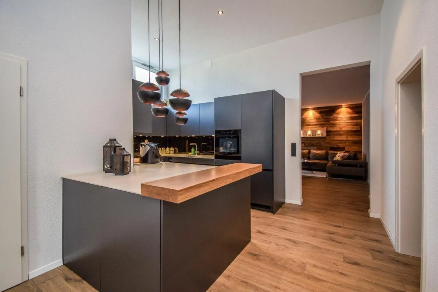 Proprietà residenziale e commerciale (tre unità) in una posizione centrale a... - Foto 6 di 17