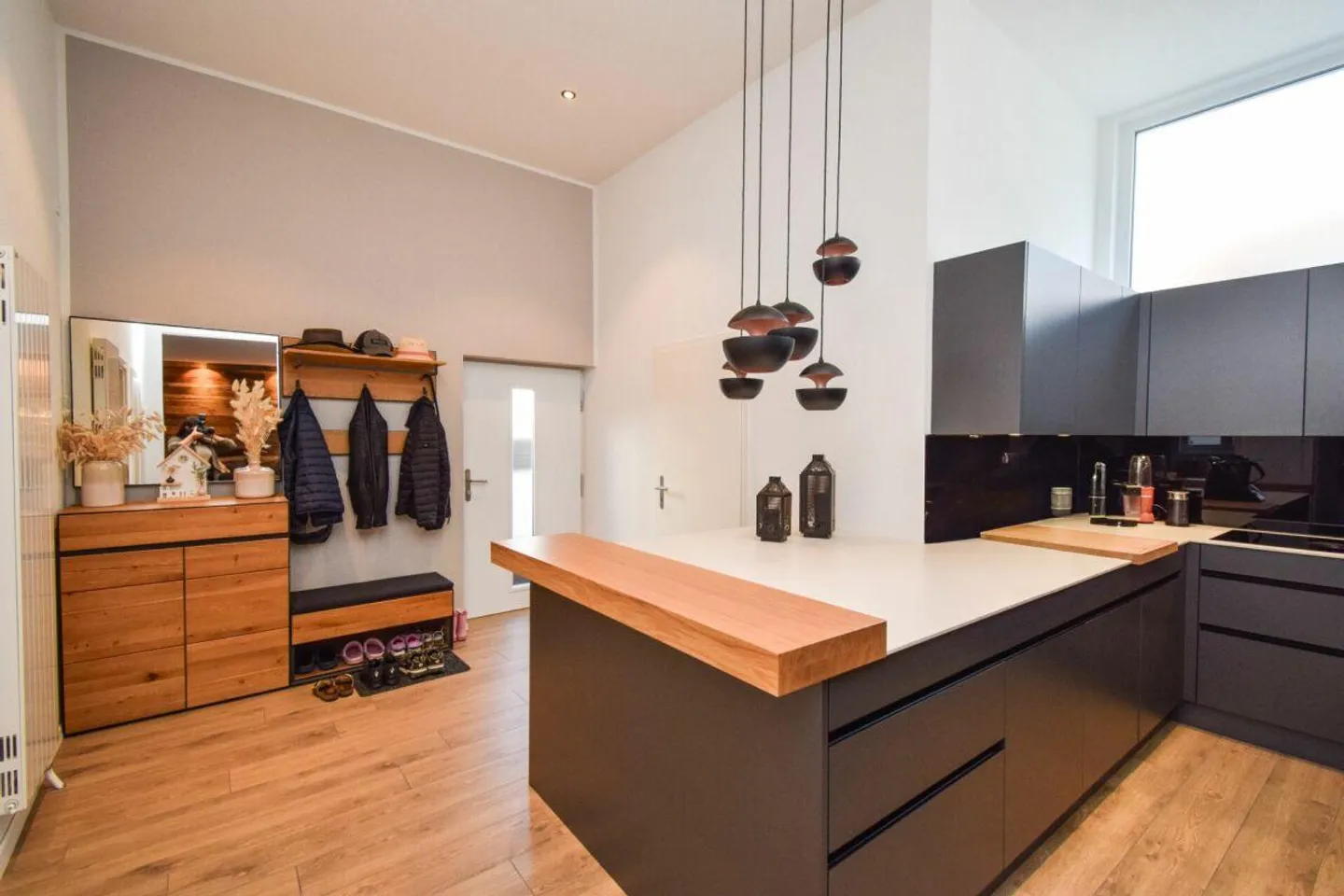 Proprietà residenziale e commerciale (tre unità) in una posizione centrale a... - Foto 7 di 17