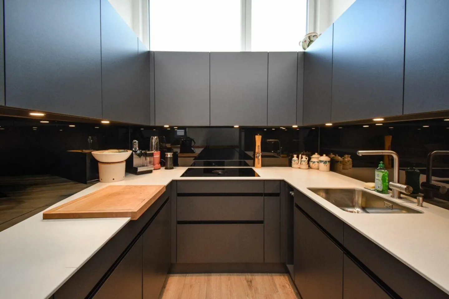 Proprietà residenziale e commerciale (tre unità) in una posizione centrale a... - Foto 8 di 17