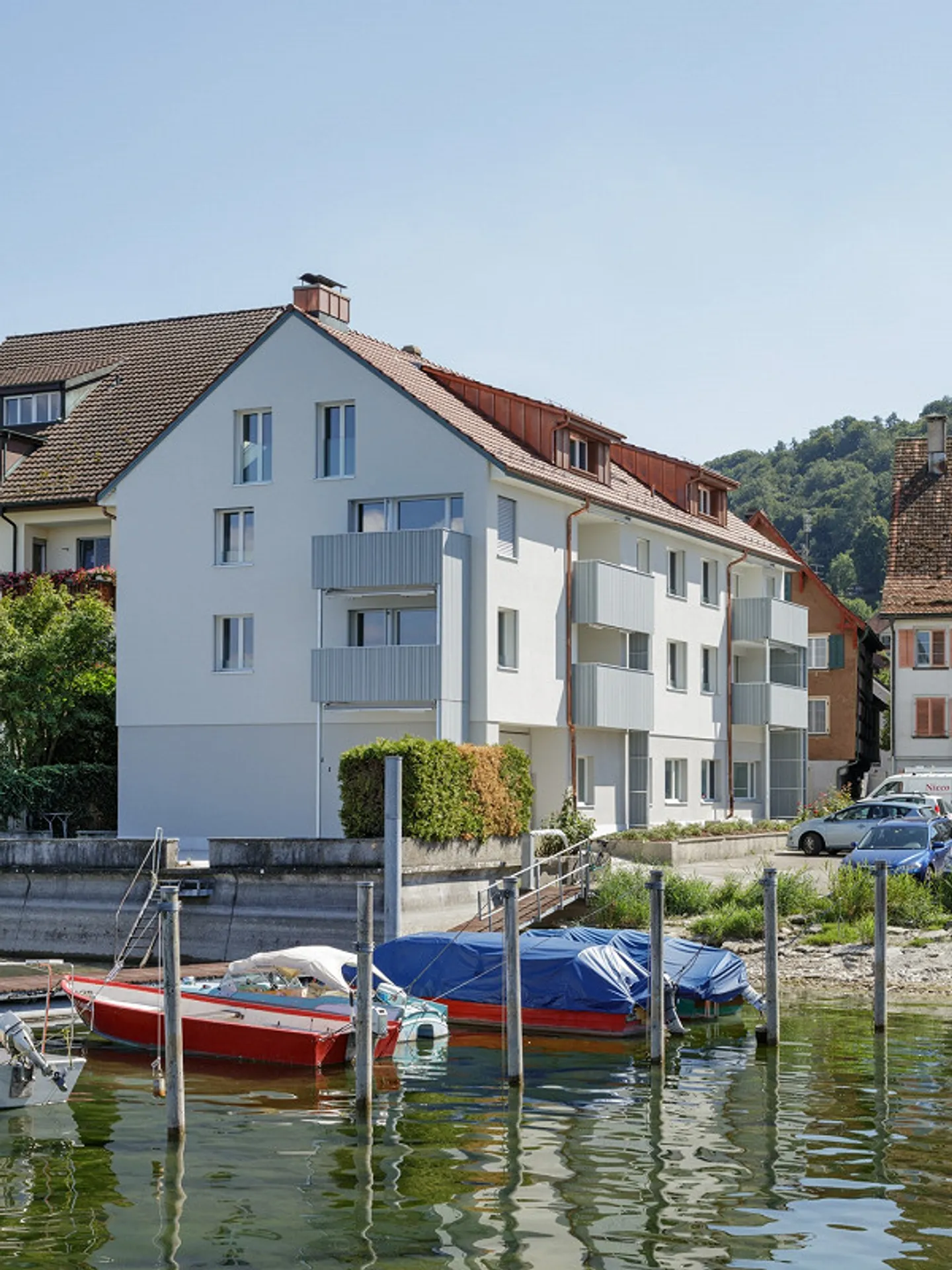 Living Directly by the Lake - Photo 2 of 11