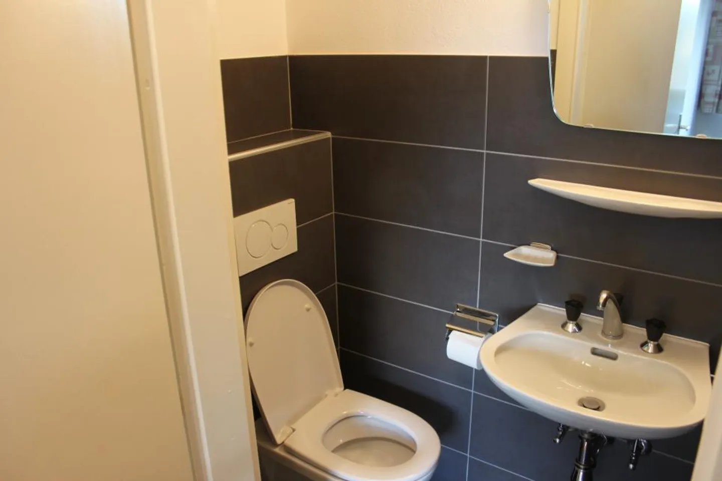 Furnished 3.5-room apartment - Photo 2 of 11