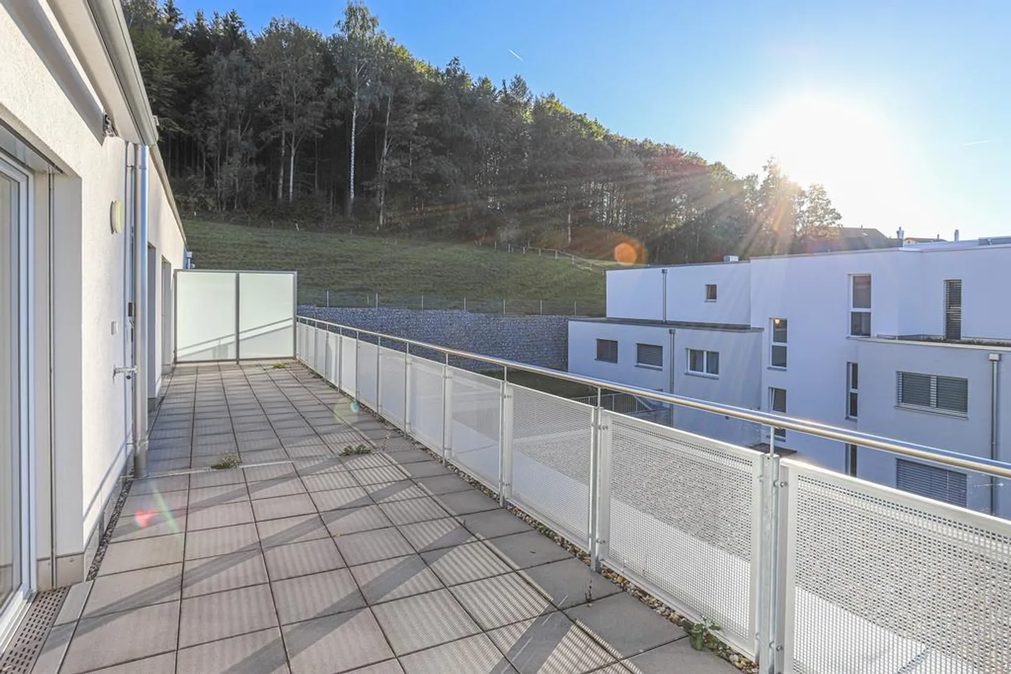 Appartamento attico luminoso con grande terrazza - Foto 5 di 9