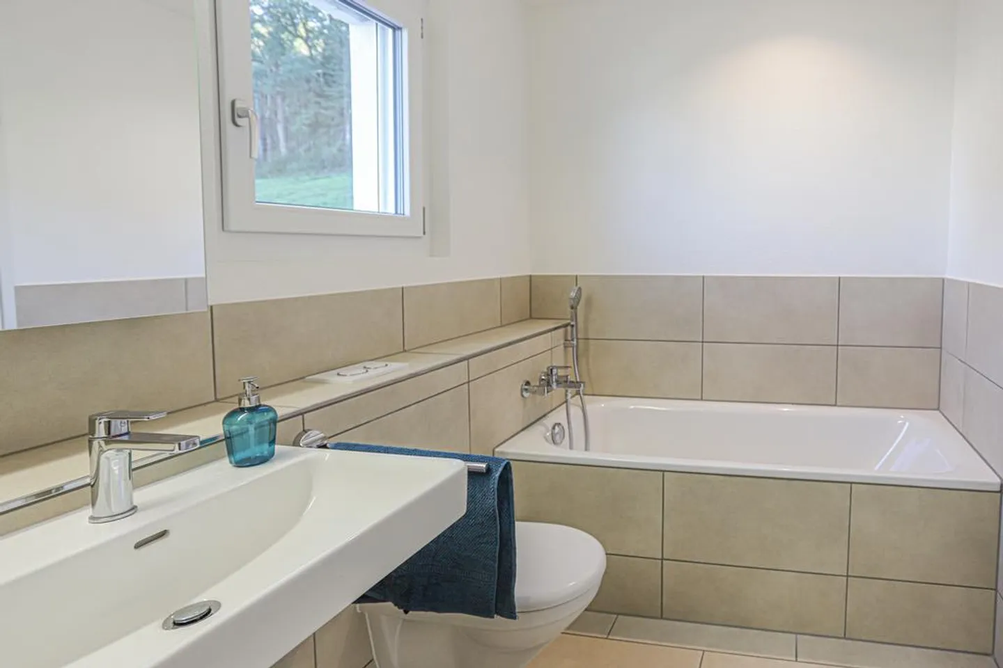 Appartamento attico luminoso con grande terrazza - Foto 7 di 9