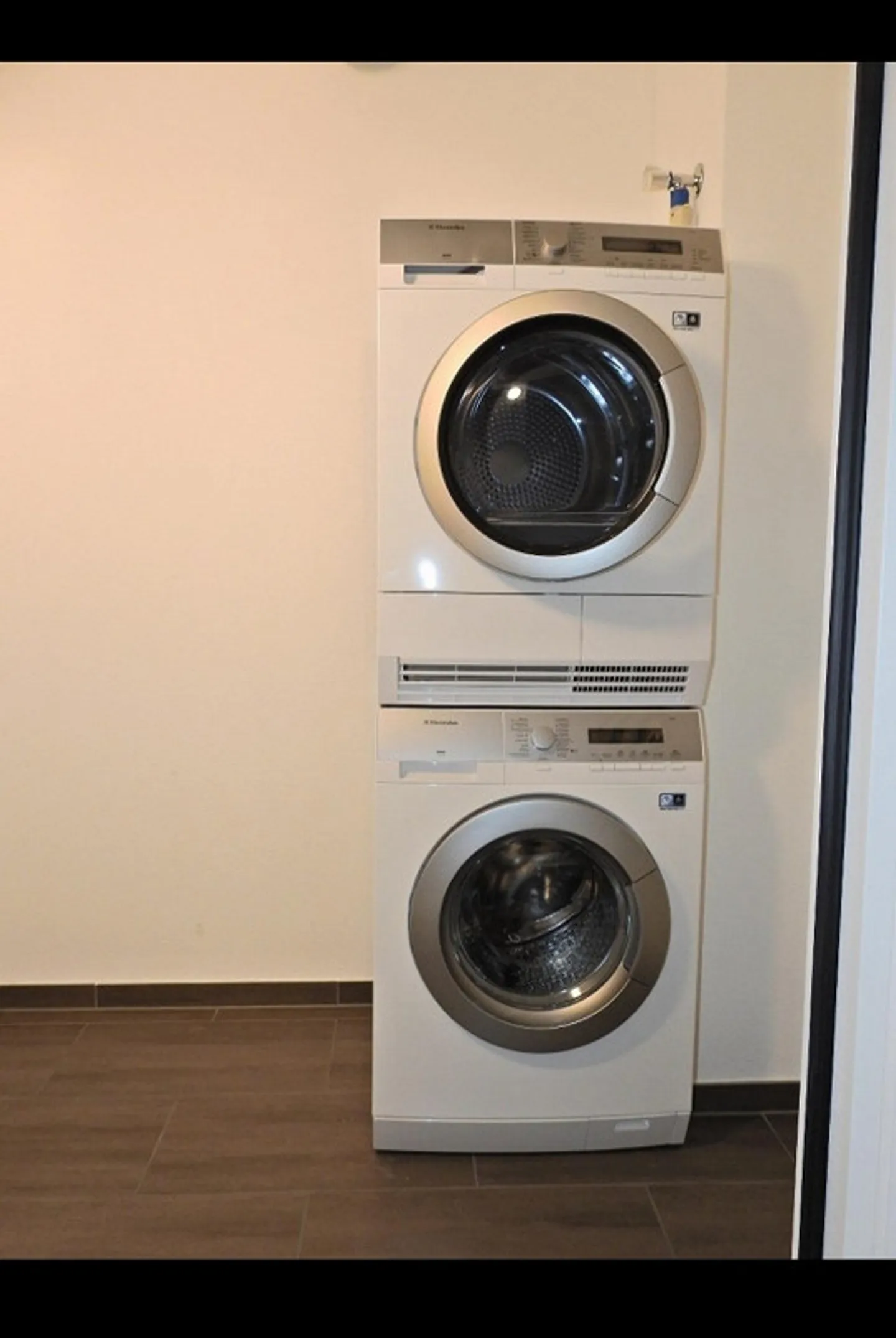 2.5 Room Apartment - Photo 3 of 5