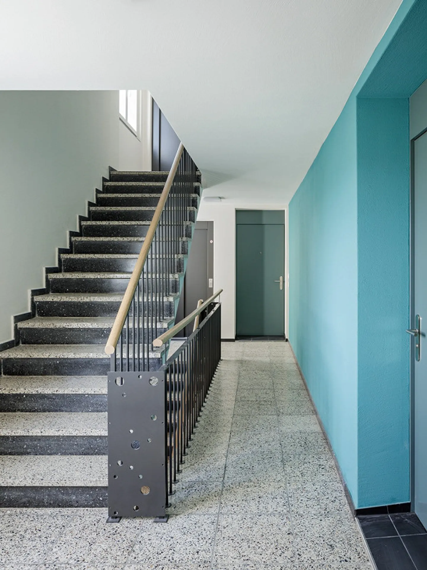 Living Directly by the Lake - Photo 6 of 11