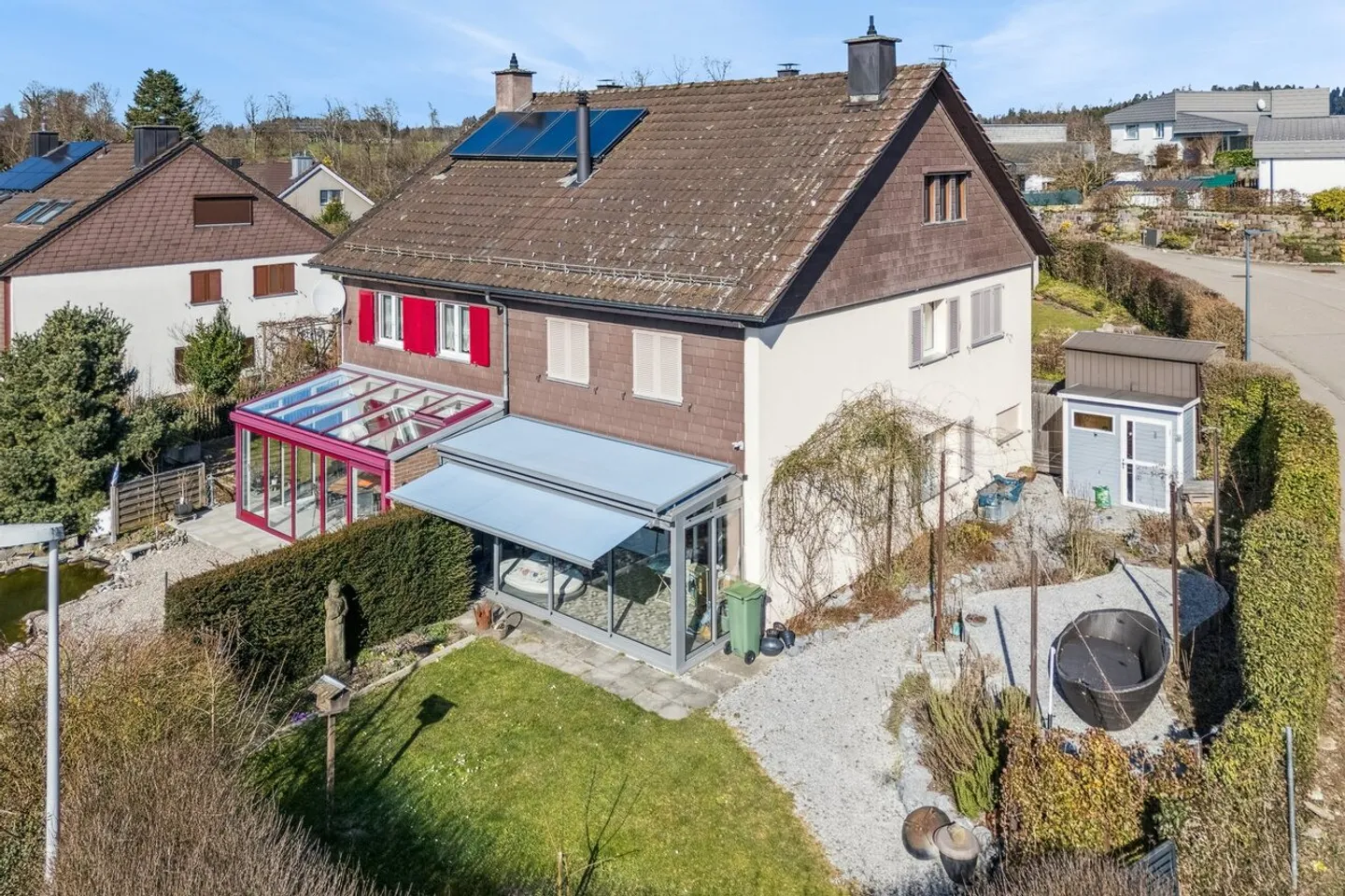 Sunny Family Gem with Conservatory and Idyllic Garden - Photo 1 of 10