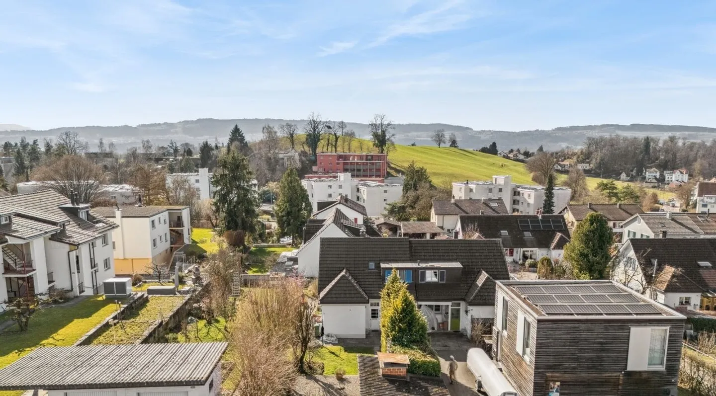 Sunny Family Gem with Conservatory and Idyllic Garden - Photo 8 of 10