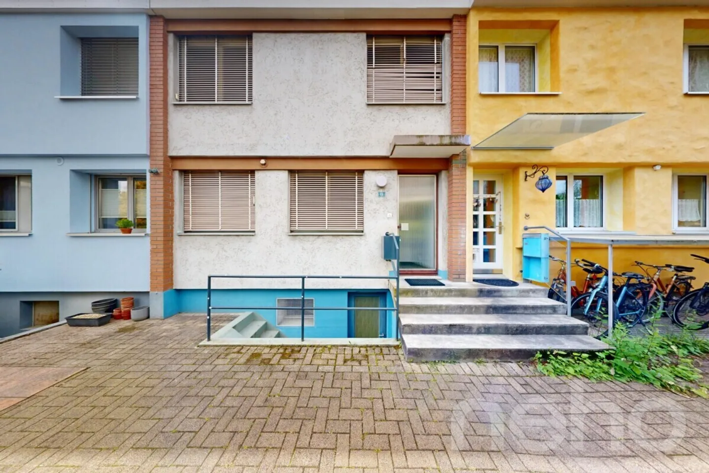 Charmantes Reihenhaus mit Garten - Foto 1 von 12