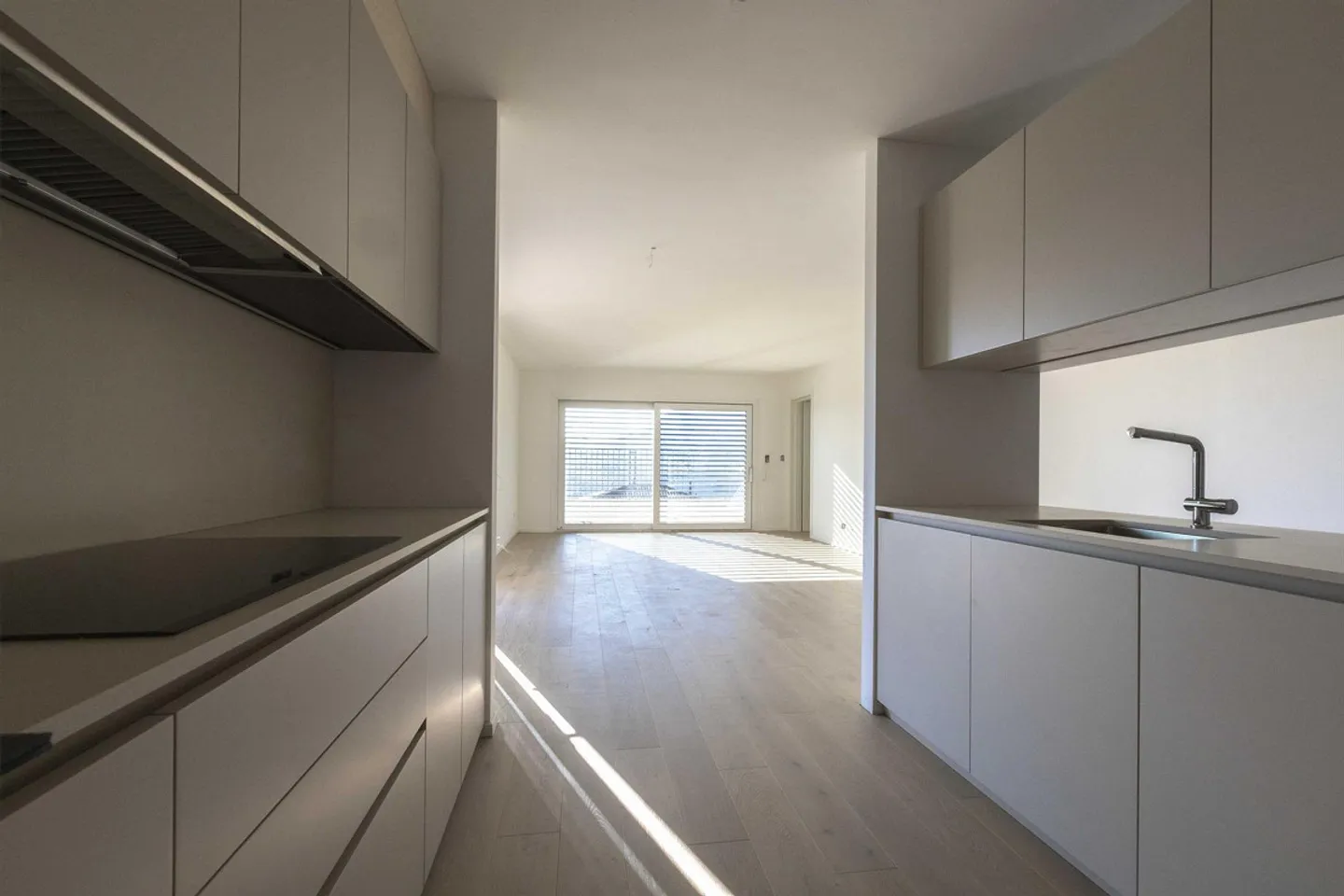 SPACIEUX 5.5 PIÈCES AVEC JARDIN DANS UNE NOUVELLE RÉSIDENCE À MENDRISIO - Photo 4 sur 10