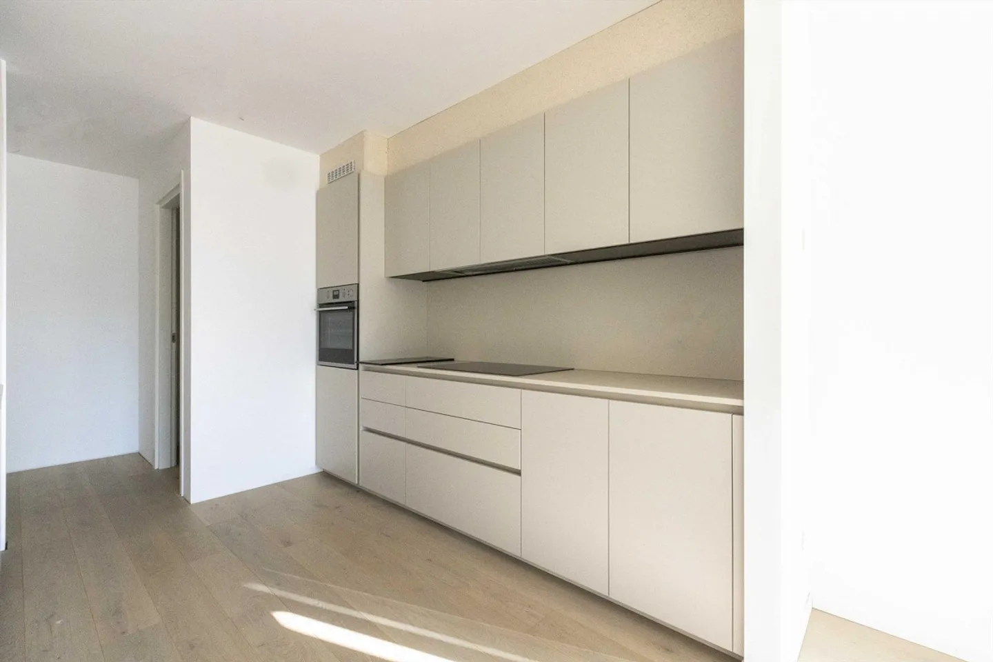 SPACIEUX 5.5 PIÈCES AVEC JARDIN DANS UNE NOUVELLE RÉSIDENCE À MENDRISIO - Photo 5 sur 10