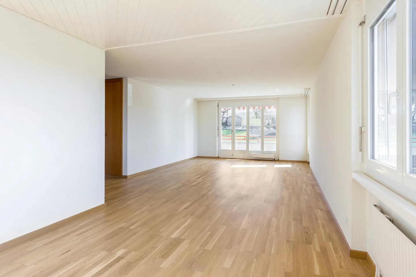 Spacious apartment in a sunny location - Photo 4 of 8