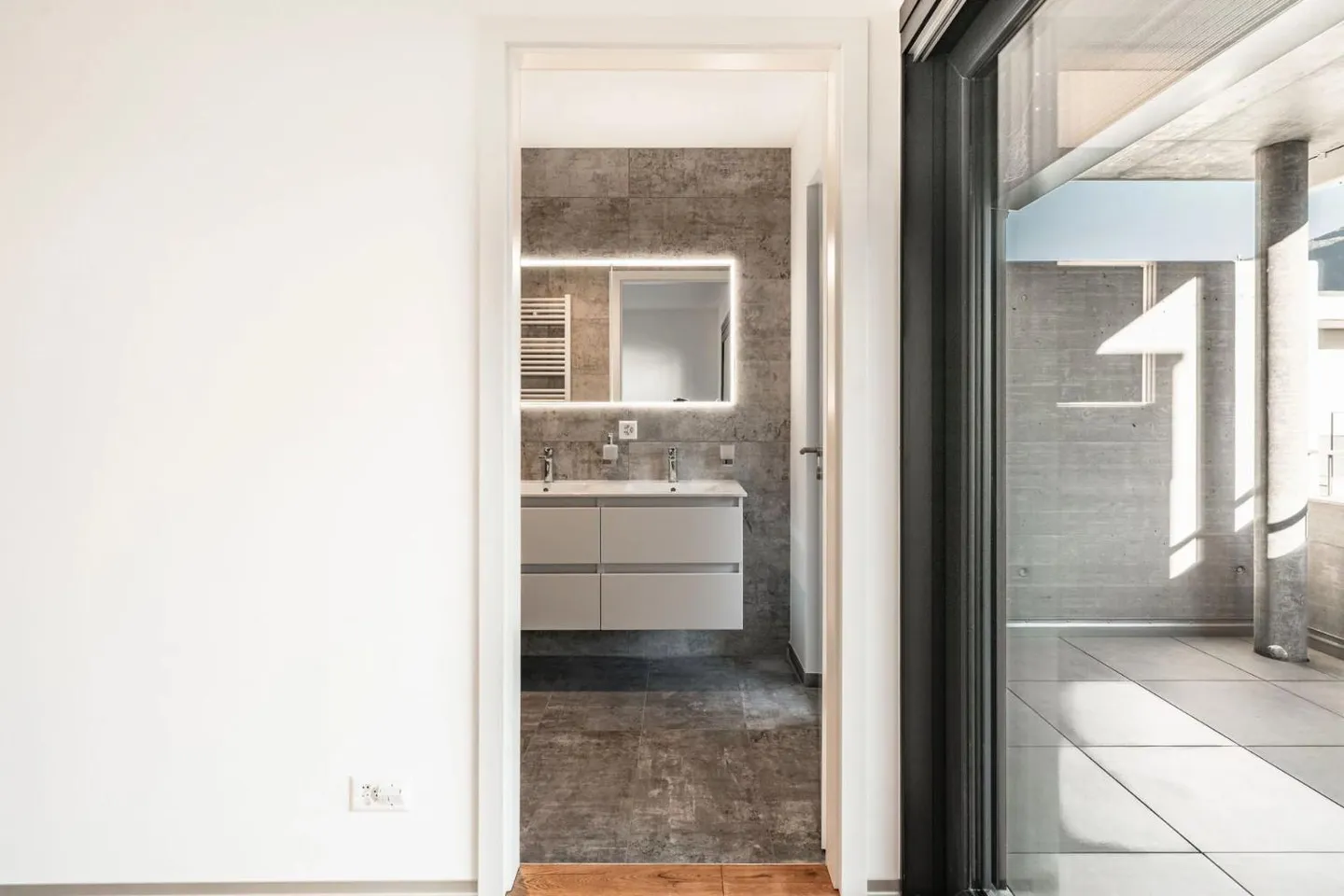 Duplex Moderne dans Quartier Calme - Photo 6 sur 7