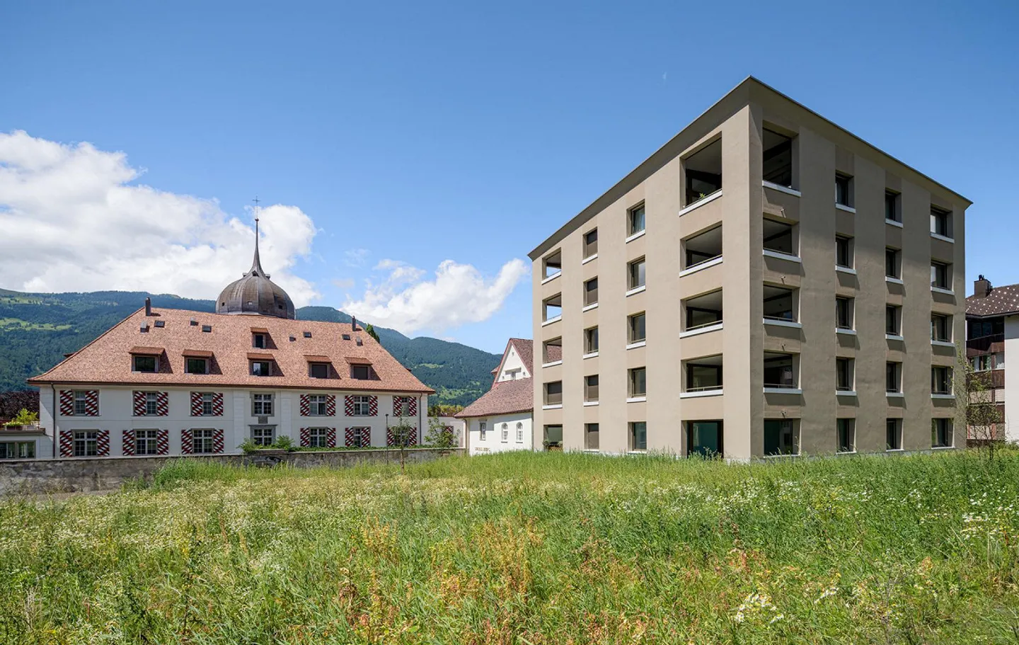 Stilvolles Apartment mit Aussicht - Foto 1 von 10