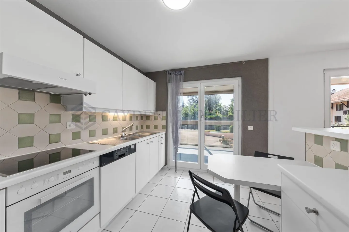 Bright four-room apartment very well located - Photo 4 of 7