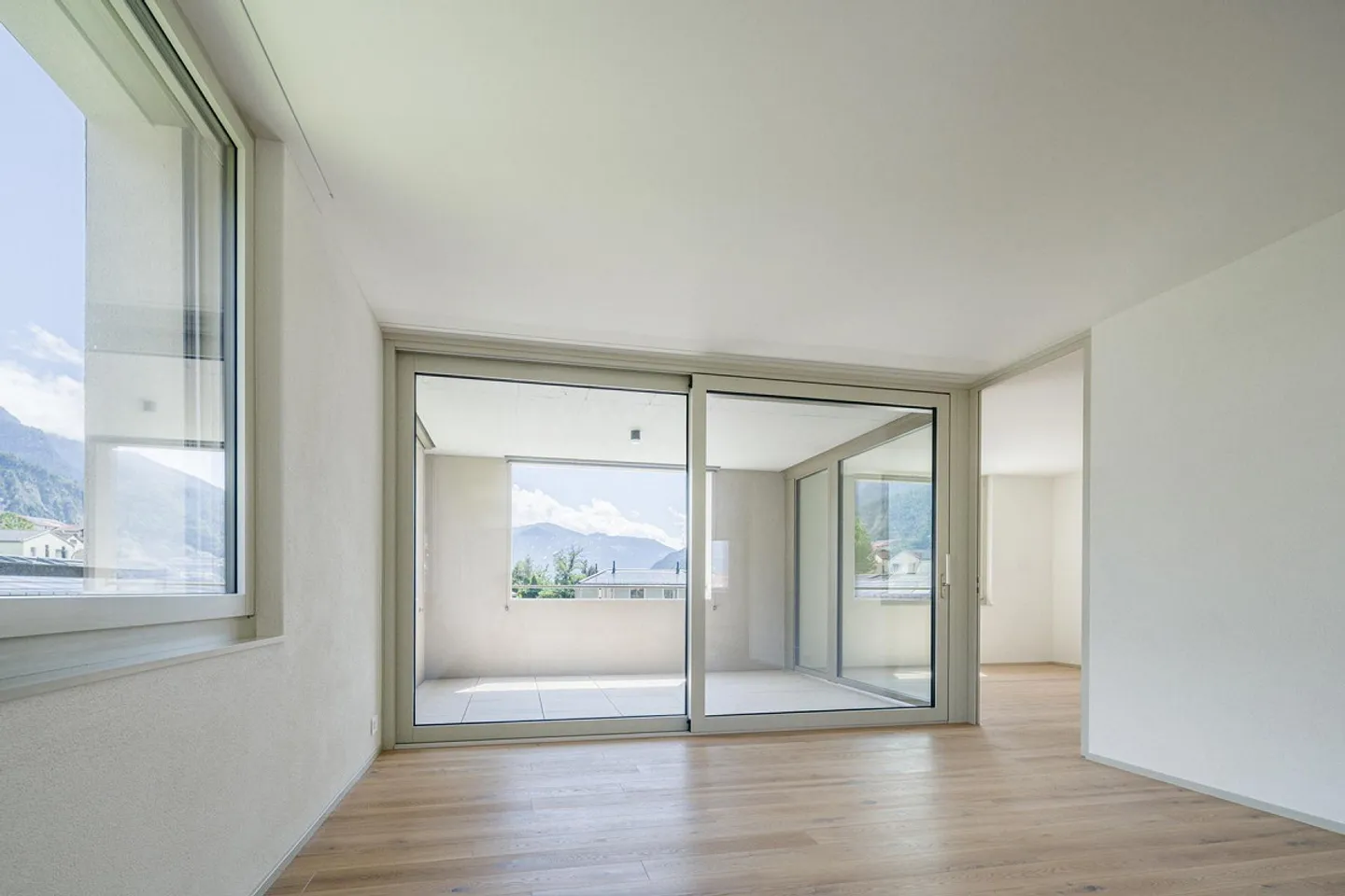 Stilvolles Apartment mit Aussicht - Foto 3 von 10