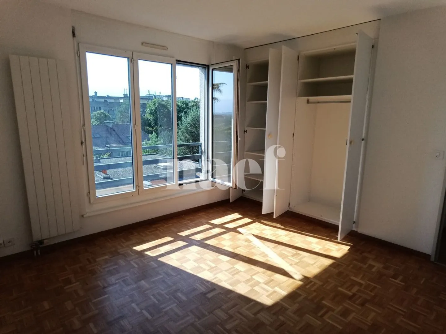 5-room apartment - Photo 3 of 8