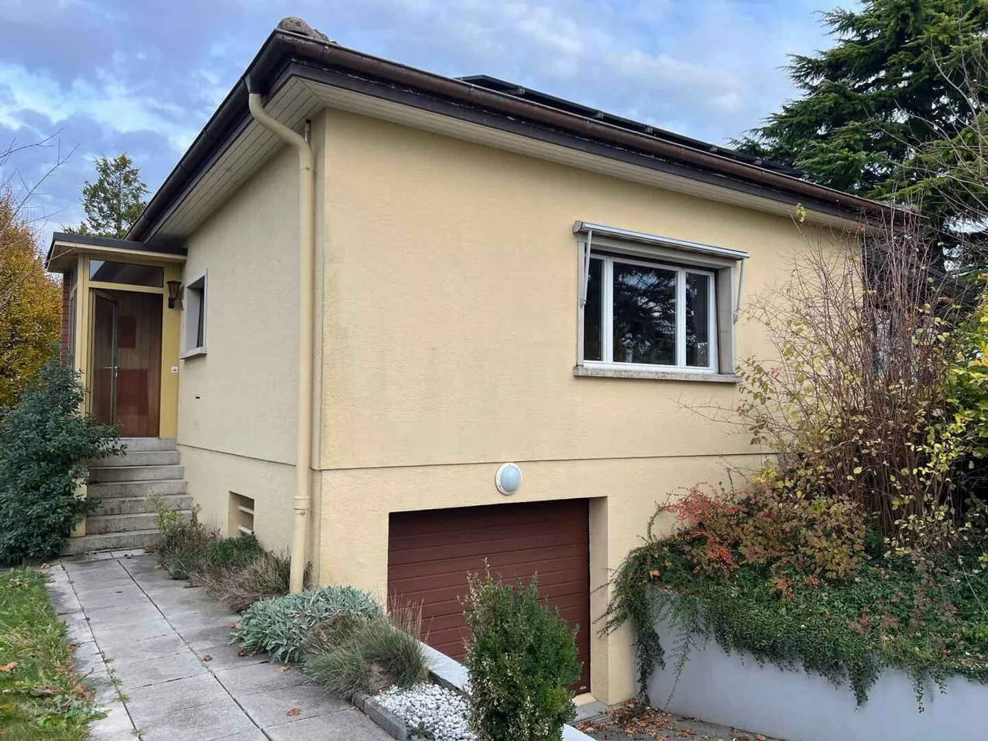 Magnifique villa individuelle de 5½ avec vue dégagée, grand jardin verdoyant et places de parc - Photo 10 sur 12