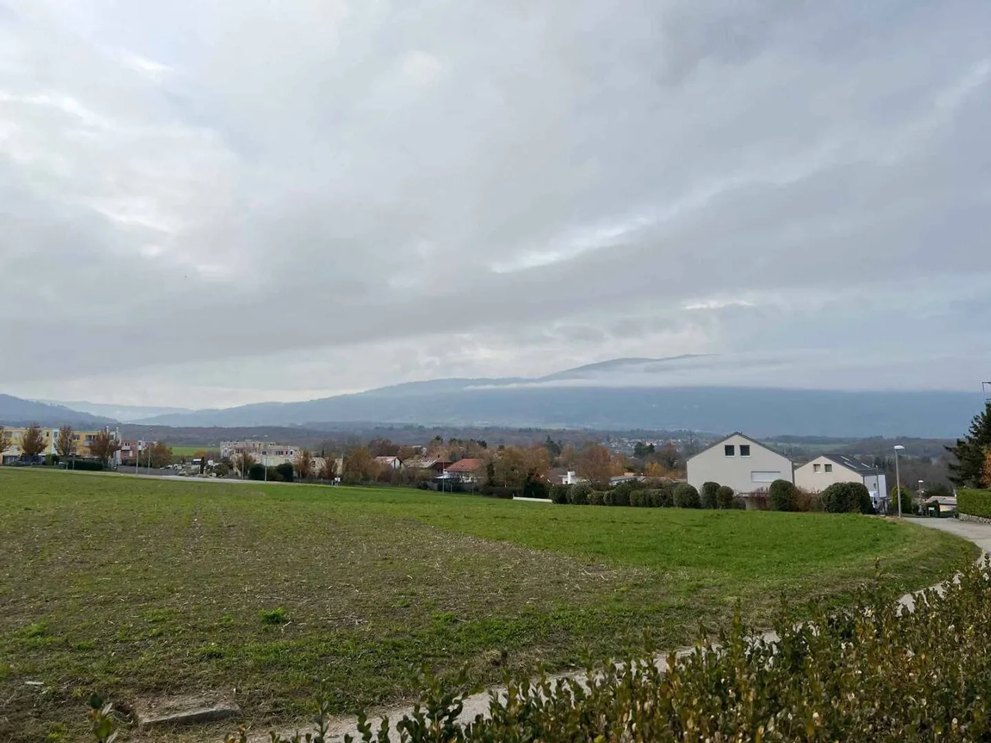 Magnifique villa individuelle de 5½ avec vue dégagée, grand jardin verdoyant et places de parc - Photo 12 sur 12