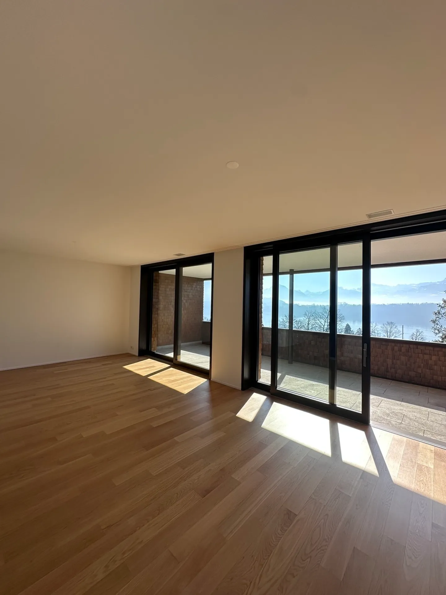 Elegante Wohnung mit Seesicht - Foto 4 von 14