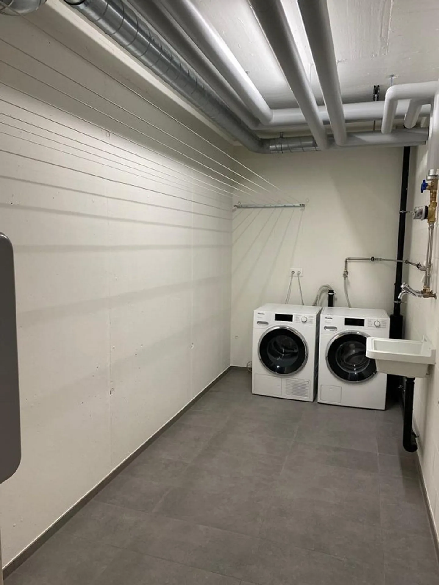 Moderno appartamento attico di 2,5 stanze a Liestal con grande terrazza - Foto 9 di 9