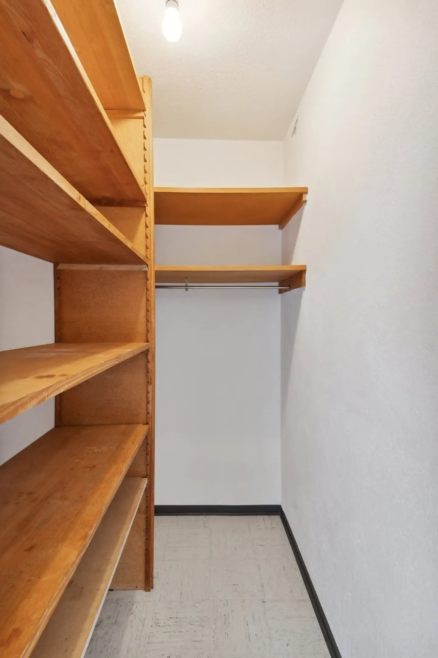 Appartement de 6 pièces à Wetzikon - limité jusqu'au 31.07.2027 - Photo 9 sur 9