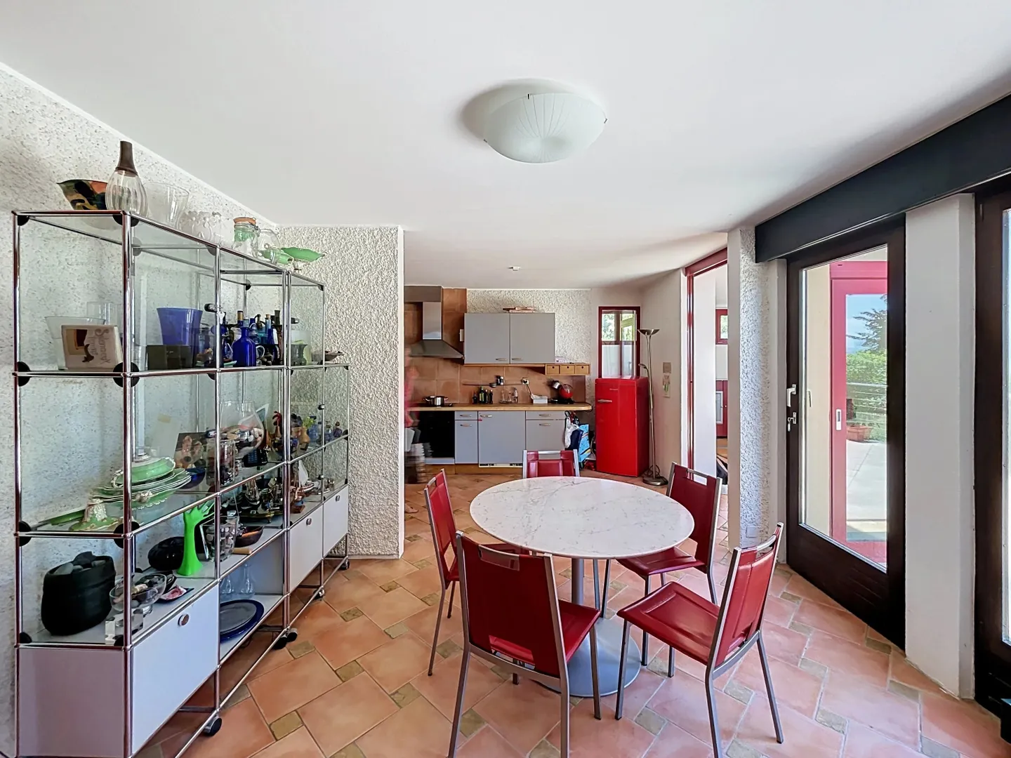 Zeitgenössische Villa mit Seeblick - Foto 7 von 10