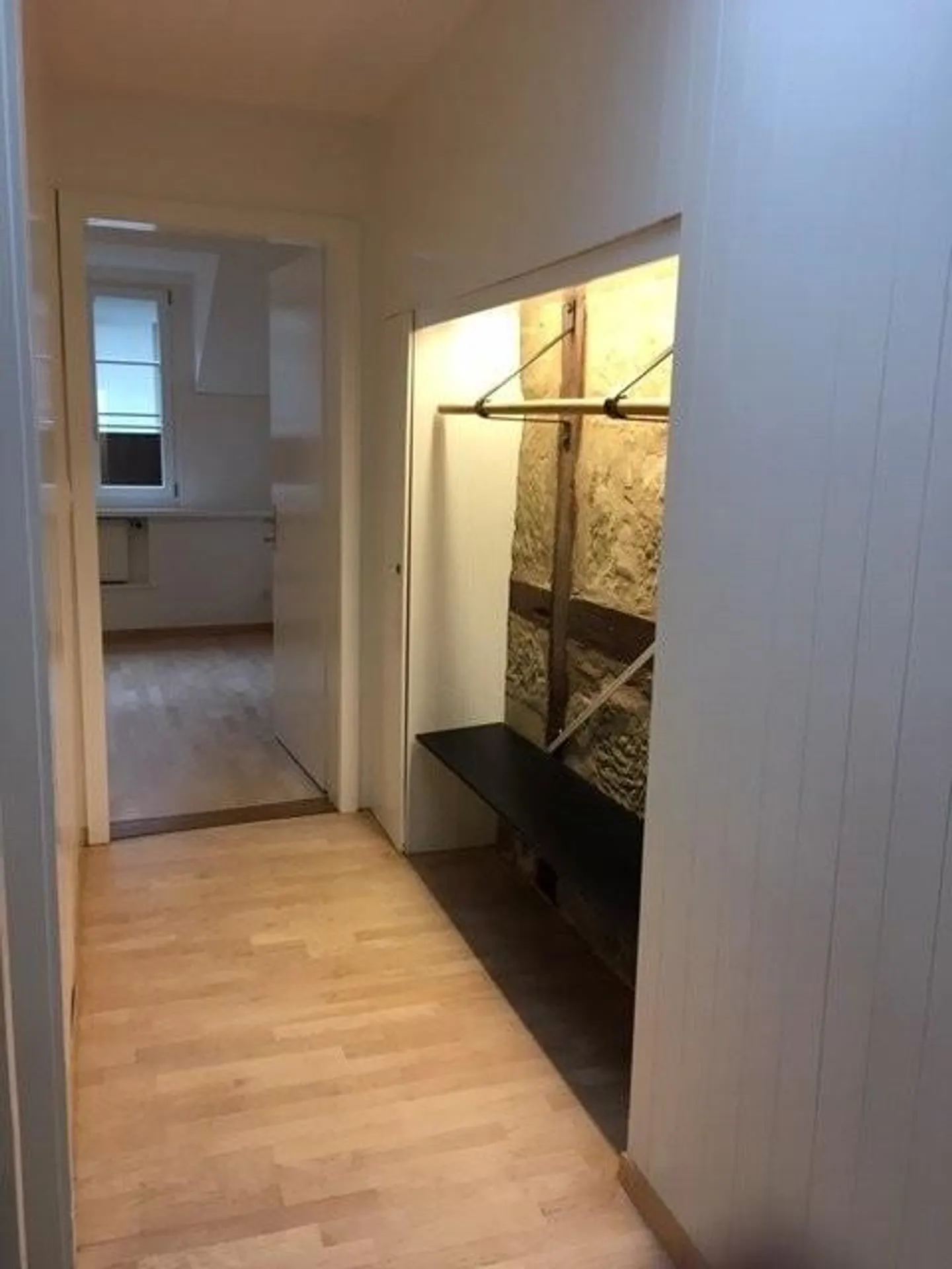 Charming 2.5-room apartment in the heart of Bern's old town - Photo 2 of 7