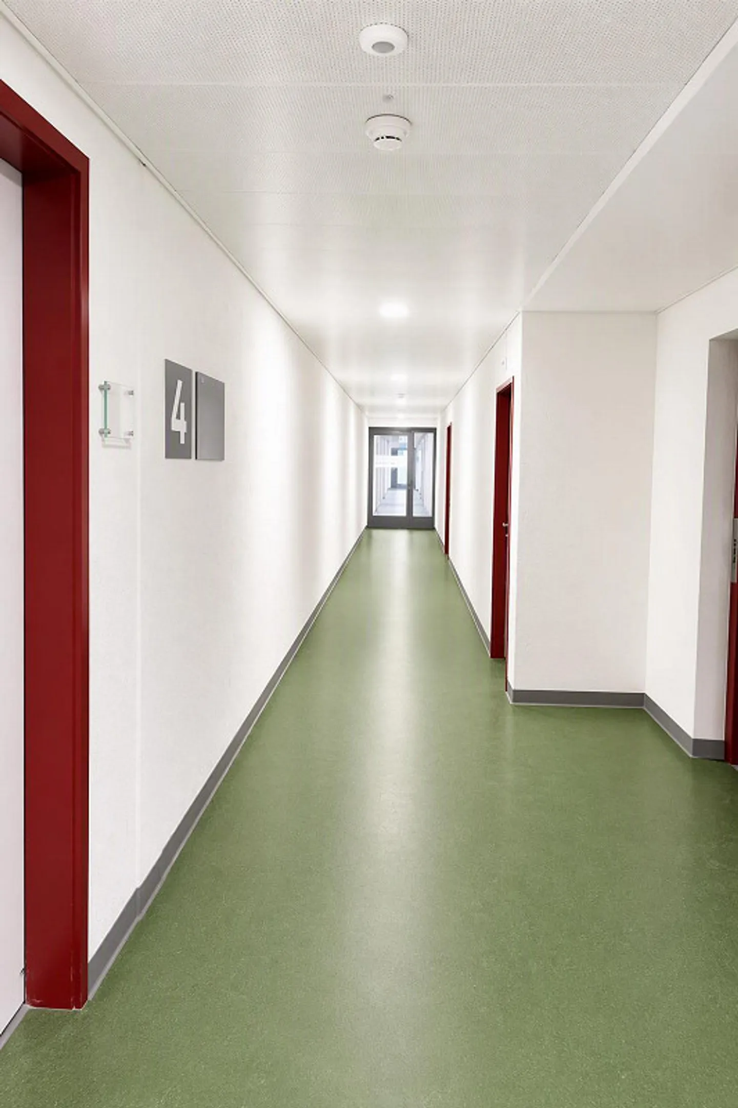 Camere d'archivio luminose in affitto - Foto 9 di 11