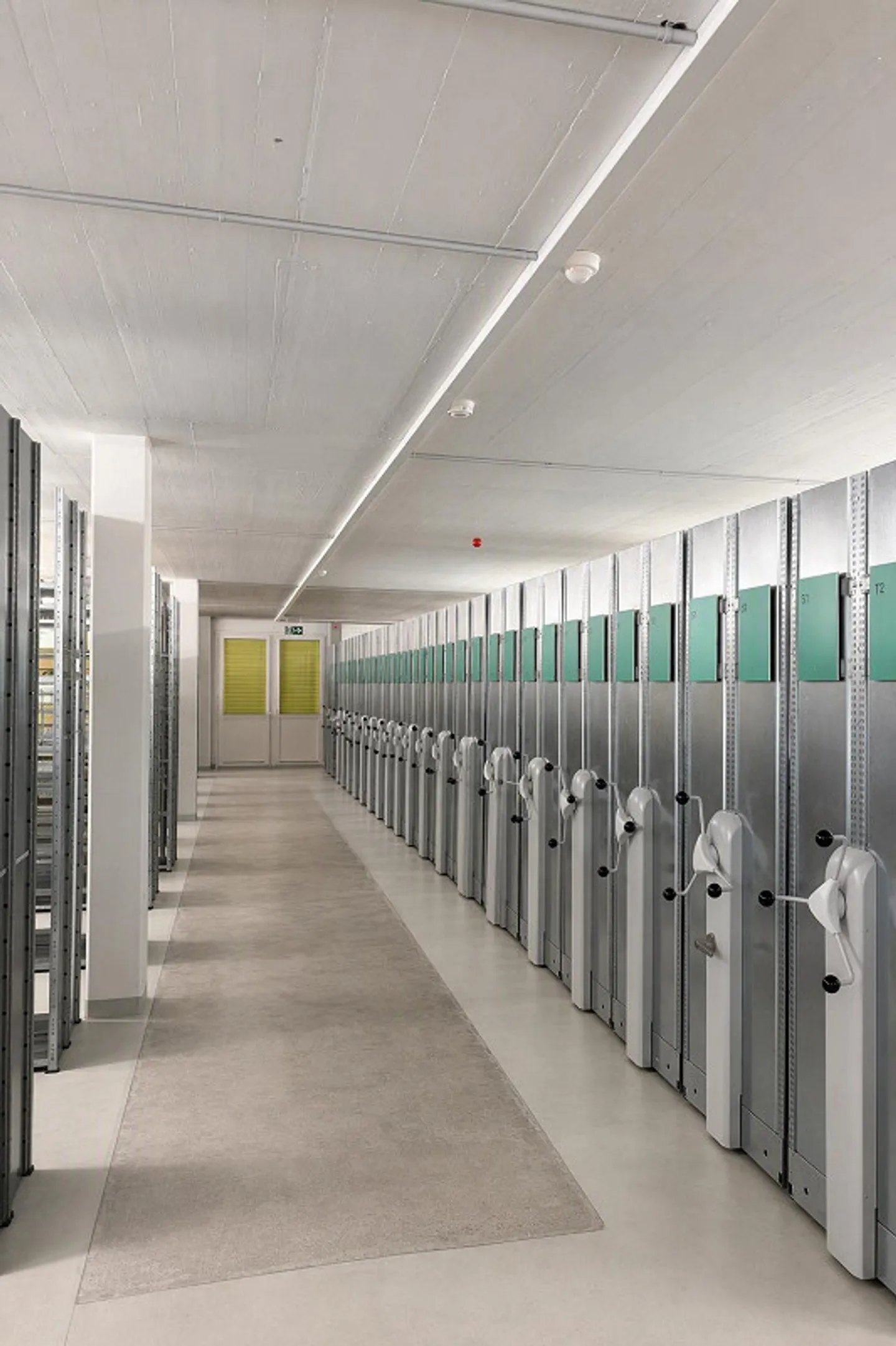 Camere d'archivio luminose in affitto - Foto 4 di 11