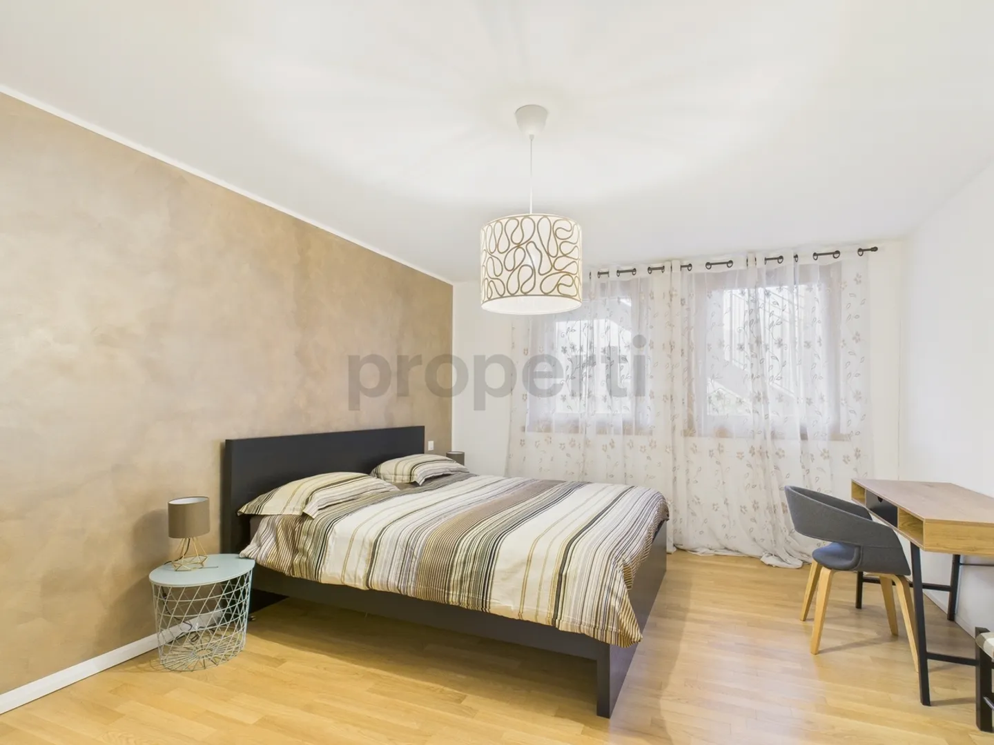 Appartement élégant de 3,5 pièces avec balcon, entièrement rénové dans un complexe de cour à Stabio - Photo 6 sur 12