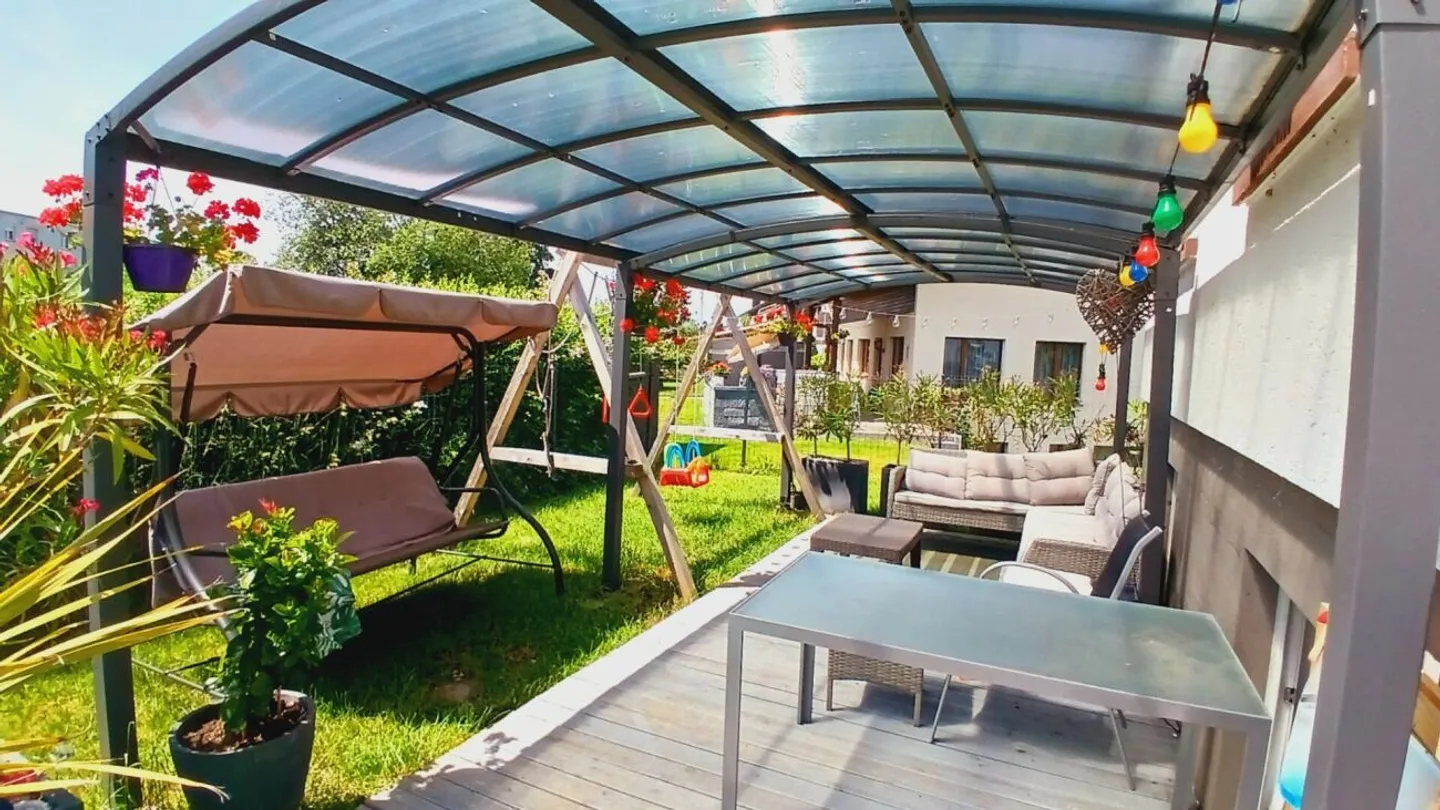 Living and working in one? - Photo 2 of 5