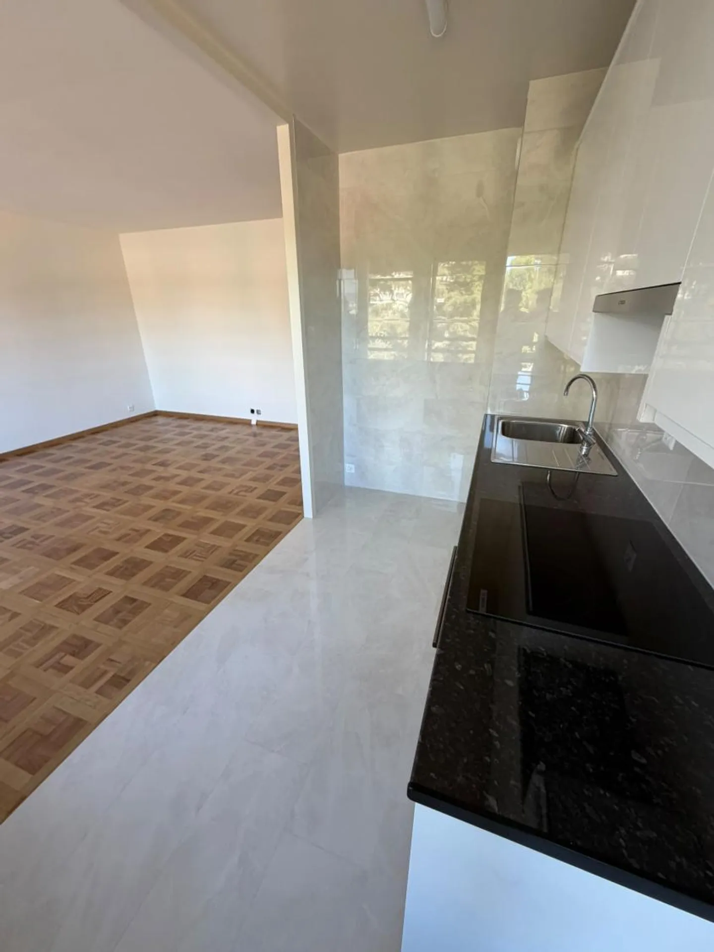 4-room apartment - Photo 2 of 9